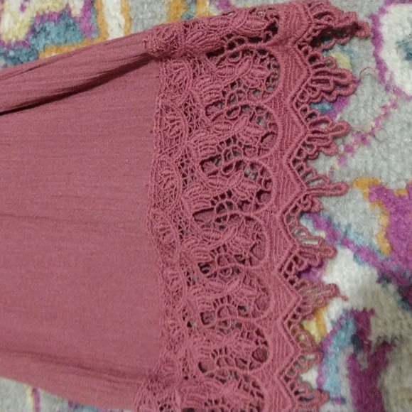 Beautiful Iris boutique crop top - Picture 4 of 5